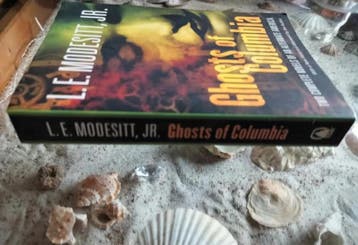 L.E. Modesitt Jr. - Ghosts of Columbia - English, Boeken, Gelezen, L.E. Modesitt Jr