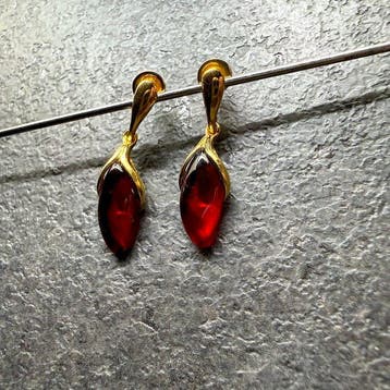 Oorbellen met echt Baltisch barnsteen, verguld