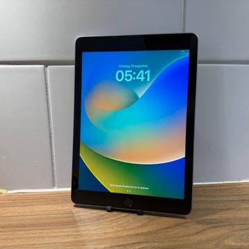 Apple iPad (5th generation) 128GB Wifi - Mobiele telefoon, Nieuw