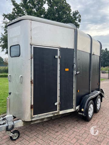 Leuke Ifor Williams 2 paards! Met vooruitloop!, Ophalen, Zo goed als nieuw, Hout, 2-paards trailer