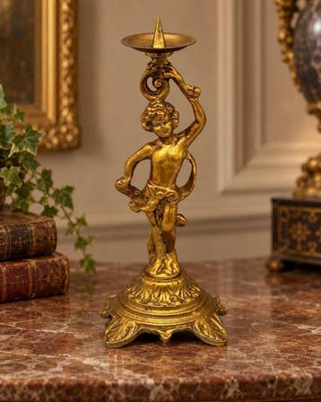 Bronzen kandelaar met cherub – romantisch en klassiek design