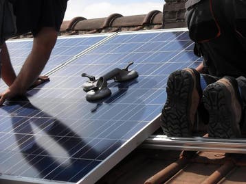 Zonnepanelen laten plaatsen?, Doe-het-zelf en Verbouw, Zonnepanelen en Toebehoren, Nieuw