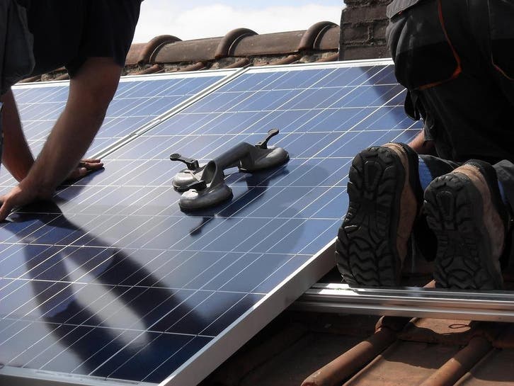 Zonnepanelen laten plaatsen?, Doe-het-zelf en Verbouw, Zonnepanelen en Toebehoren, Nieuw