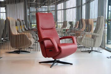 De Toekomst Sta Op stoel voor lange mensen Twice TW-282N, Huis en Inrichting, Fauteuils, Ophalen of Verzenden, Nieuw, Leer, Design stoel