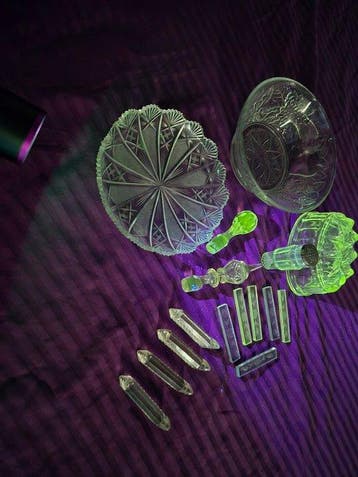 Schaal (16) - Uraniumglas - Uranium schalen etc.