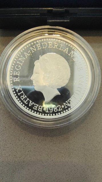 Nederlandse Antillen. Beatrix. 50 Gulden 1982 (Zonder