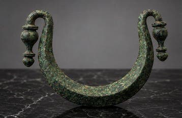 Oud-Romeins, Keizerrijk Brons Greep met hangende afwerkingen