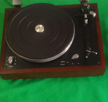Thorens - TD 147 Platenspeler, Nieuw