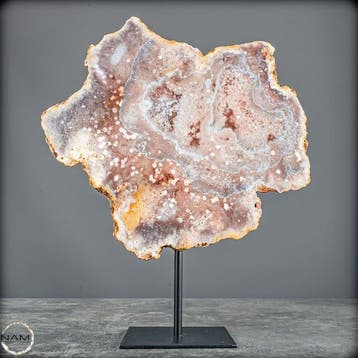 Exclusieve roze amethist met natuurlijke kristalstructuur -