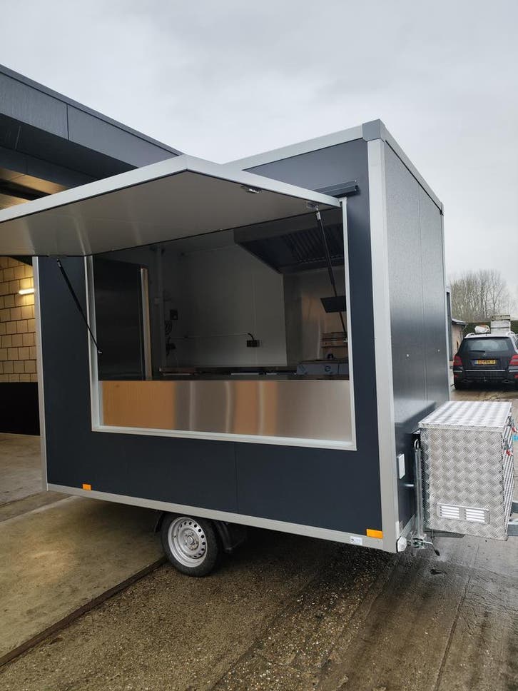 Snackwagen Frietwagen 3x2m 2026 Food Truck, Zakelijke goederen, Partijgoederen en Retail | Verkoopwagens, Ophalen