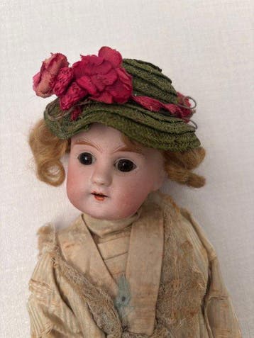 Limoges Léon Couty - Pop - 1850-1900 - Frankrijk