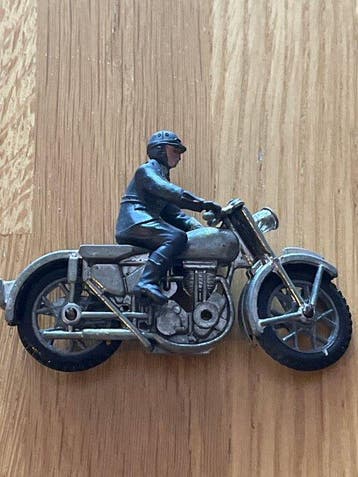 Britains 1:32 - Model motorfiets - Triumph 3HW (Tiger 80), Nieuw