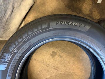 4x Michelin Primacy 4 - 215/65 R17 - 6,5 mm - DOT 2222, Ophalen, 17 inch, Band(en), Personenwagen