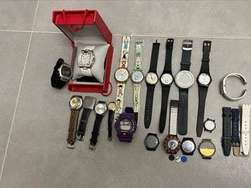 Lot van 18 horloges merk horloges. - Speelgoed