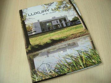 Smeesters, Hilde - Luxury Living by B+ Villas, Boeken, Wonen en Tuinieren, Verzenden, Nieuw