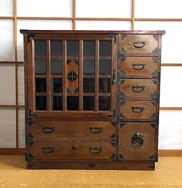 Kabinet - Japanse houten tansu-kast met glazen deur en