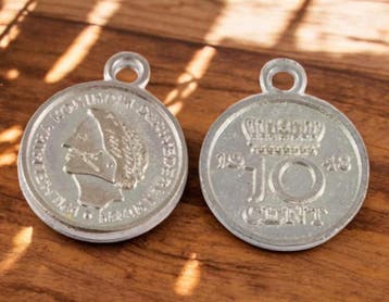 6 x Metalen bedeltje van een Wilhelmina dubbeltje muntje,..., Ophalen of Verzenden, Nieuw, Bedel