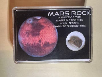 Martian Shergottite meteoriet Exemplaar - 0.55 g