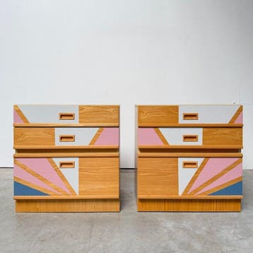 Kabinet - Hout, fineer - Een paar vintage nachtkastjes uit