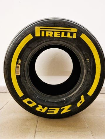 Band (1) - Pneumatico Pirelli - Formula Uno, Nieuw