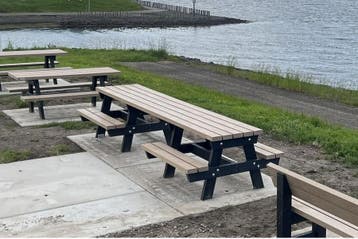 Rockwood® Picknicktafel Rolstoel - Zwaar Kunststof - Sand, Tuin en Terras, Ophalen of Verzenden, Nieuw, Rechthoekig, Hout