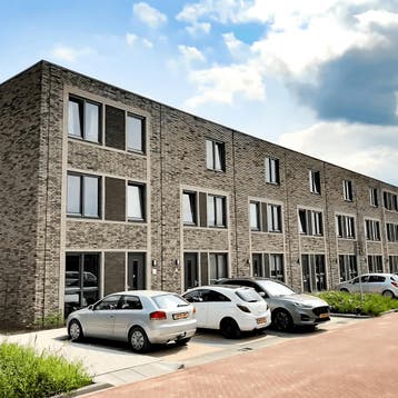 Huis in Zevenaar gevonden voor €1828,- pm, Zevenaar