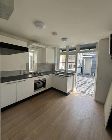 Studio te huur aan Karrestraat in Breda - Noord-Brabant, Huizen en Kamers, Kamers te huur, 20 tot 35 m², Breda