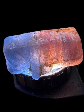 Saffier Indrukwekkende zeldzame Padparadscha-saffier.