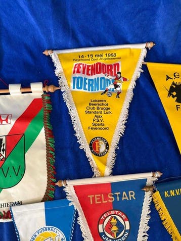 Voetbalmemorabilia - Grote verzameling van 28x Vintage, Nieuw