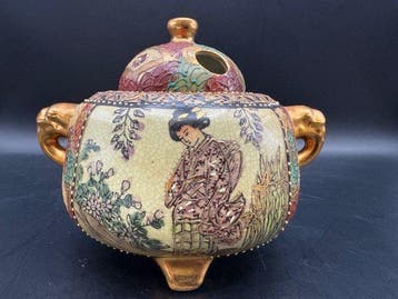Satsuma koro met geisha-motief - Satsuma Ceramic, goud