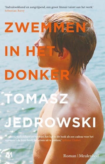 Zwemmen in het donker - Tomasz Jedrowski 9789029093187, Verzenden, Zo goed als nieuw, Tomasz Jedrowski