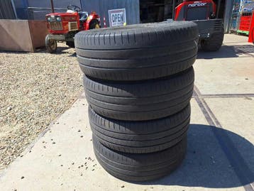 4 Autobanden 205/60/R16 (Intern Transport, Diverse), Verzenden