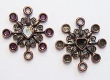 Per stuk oud goud metalen hanger kastjes 33 mm, Ophalen of Verzenden, Nieuw, Bedel