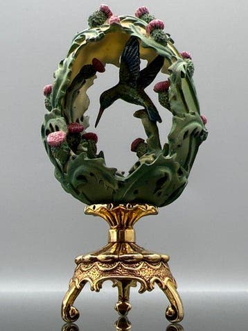 Fabergé ei - Imperial Hummingbird Ei met 24-Karat Goud, Antiek en Kunst