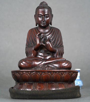 Seated Buddha with Long Gown Devotional sculpture - Hout -