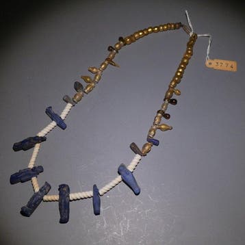 Oud-Egyptisch Faience, Glas Ketting met goddelijke