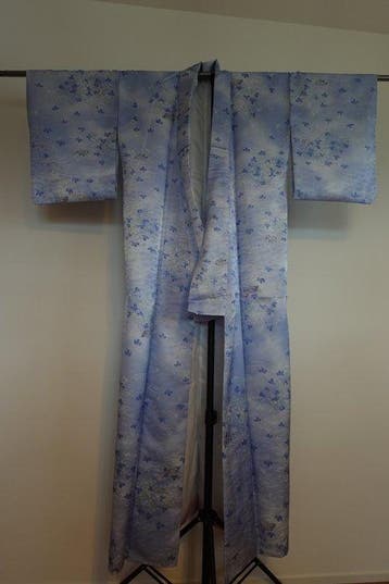 Vintage Japanse zijden kimono – Zacht lavendelblauw met
