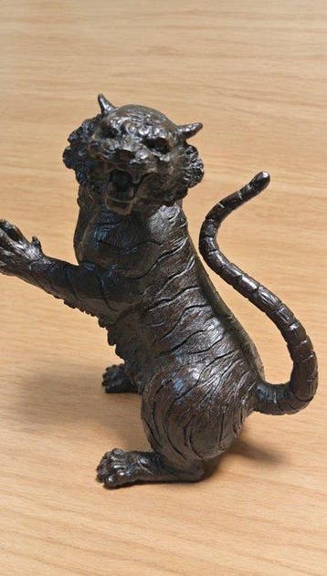 Decoratief ornament - Annosuke - Woeste tijger sculptuur