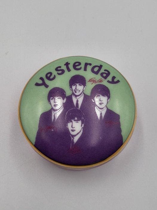 The Franklin Mint – The Best of the Beatles – “Yesterday” –, Antiek en Kunst, Curiosa en Brocante