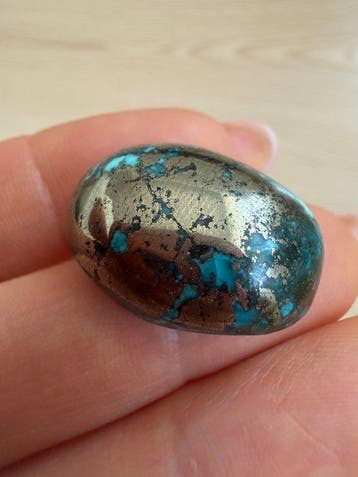 Turquoise Echt juweel! Prachtige kleur: Neishabour Turquoise