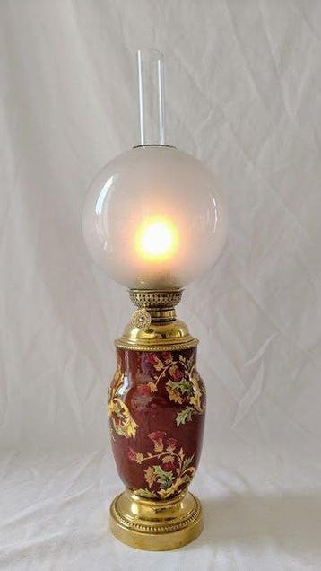 La Maladrerie Lacroix & Ferrary, - Petroleumlamp -