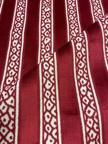 Prachtig fluweeljacquard, robijnrood met neiging naar