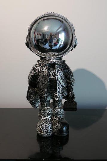 RichART - Astronaute version Louis Vuitton avec son sac
