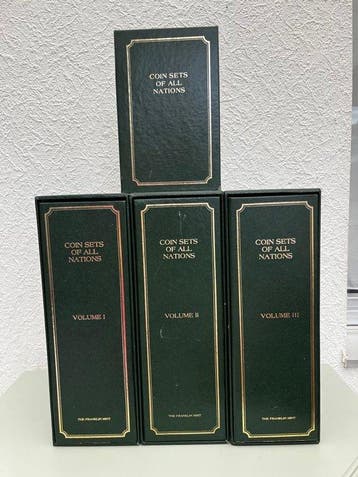 Wereld. Coin Sets 115 Countries – Complete with Original