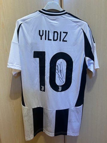 Juventus - Italiaanse voetbal competitie - yildiz - 2025 -, Nieuw