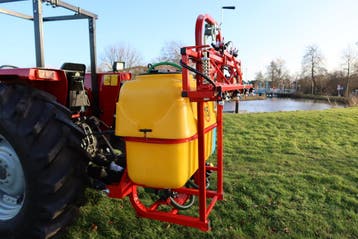 Kraffter veldspuit 6m boom en 400L tank