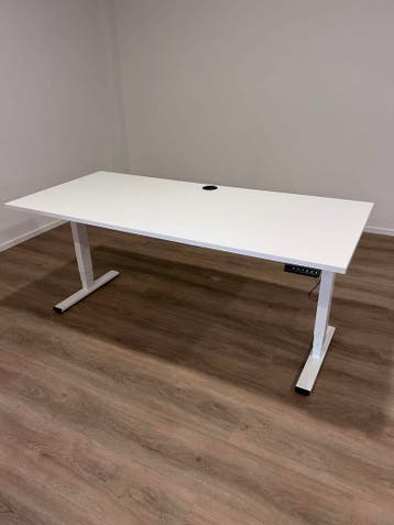 Gebruikt elektrisch verstelbaar bureau 001, Huis en Inrichting, Nieuw