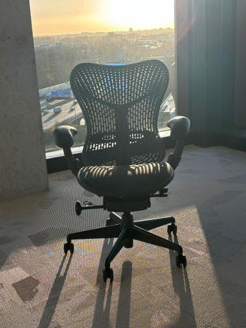 Herman Miller Mirra Design Bureaustoel - 5 Jaar Garantie!, Verzenden, Zwart, Zo goed als nieuw, Bureaustoel