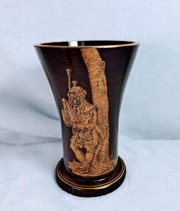 Decoratief ornament - Circa 1830 Lithyalin Glass Beaker