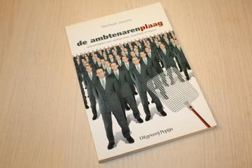9789080757479 . Titel:  De ambtenarenplaag - Vooroordele..., Nieuw